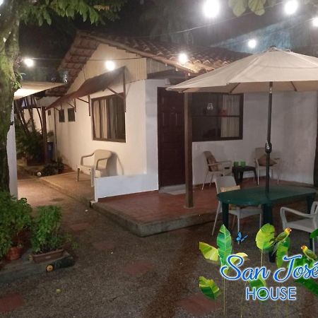 San Jose House Hotel Leticia Ngoại thất bức ảnh